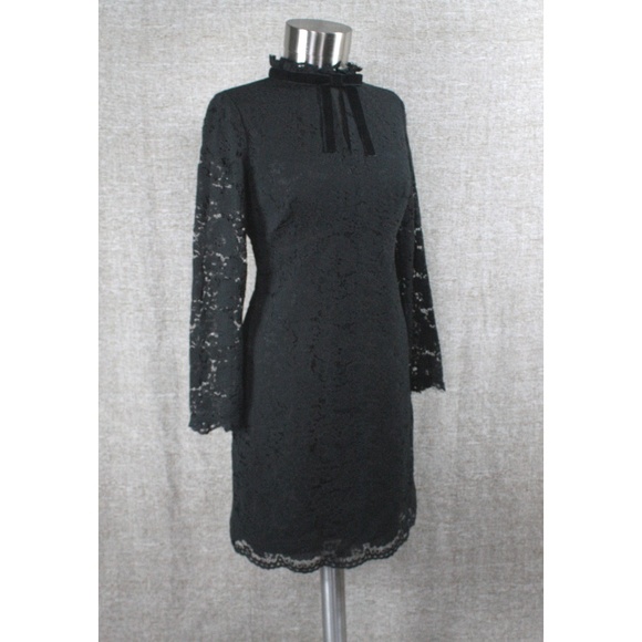 Nanette Lepore Dresses & Skirts - NEW! NANETTE LEPORE FLORAL LACE DRESS!